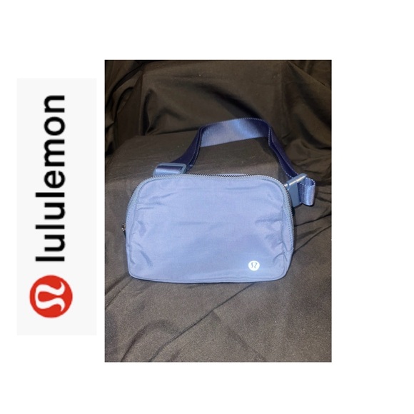 ⭐️FALL SALE ⭐️Lululemon Navy Belt Bag - Picture 1 of 8